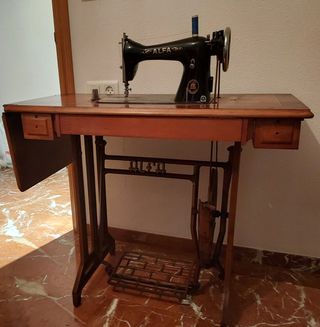 ANTIGUA MAQUINA DE COSER ALFA
