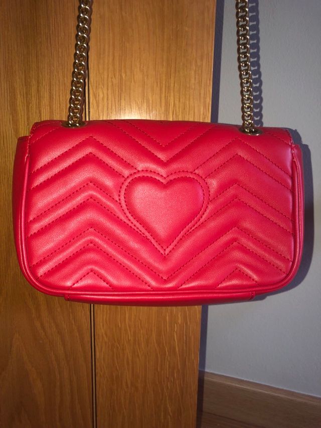 Bolso rojo cadena
