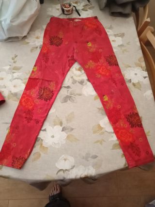 Conjunto Kenzo Jungle camiseta leggings rojo 16año