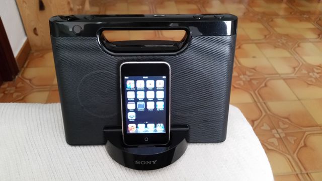 iPod Touch y Base Sony