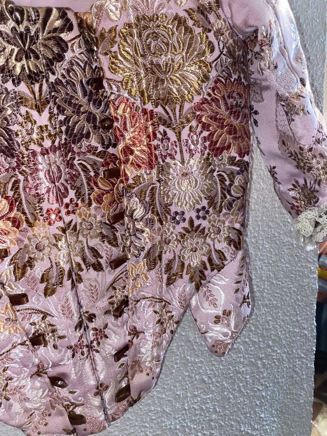 Traje de fallera color rosa