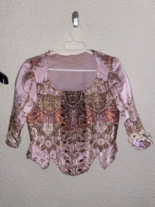 Traje de fallera color rosa