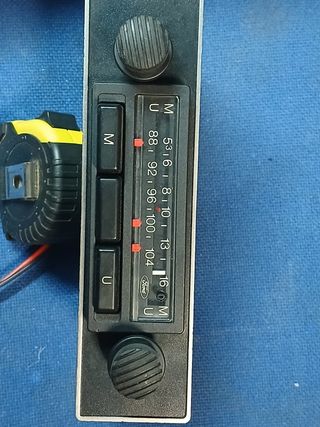 Radio clásica Fórd fiesta del 80
