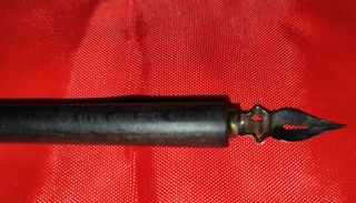 Antiguo escribidor de tinta tipo pluma