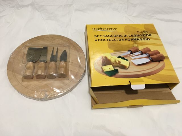 SET TAGLIERE LEGNO E COLTELLI FORMAGGIO aperitivi