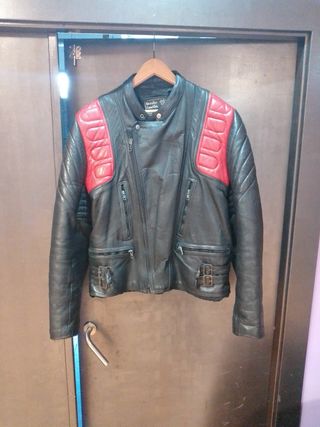 Cazadora de moto de cuero