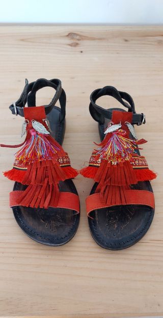 Sandalias Koala Bay flecos rojas