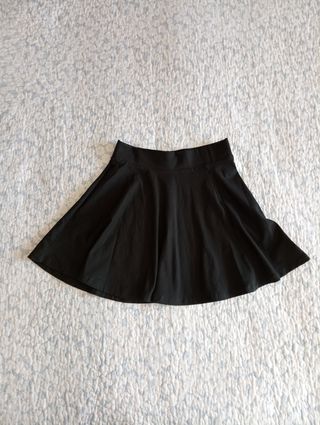 Falda corta vuelo HyM 