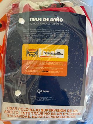 Bañador infantil, con flotador y protector solar