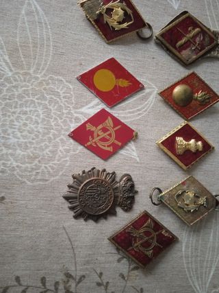 9 INSIGNIAS MILITARARES CON DEFECTOS