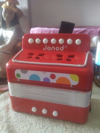 Acordeon nuevo usado dos veces