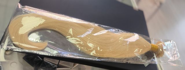 Extensiones rubias ceniza