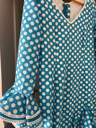Vestido flamenca talla 42 tiene para sacar azul