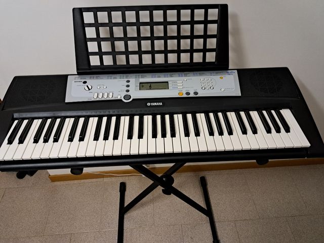 Tastiera Yamaha YPT-200 + cavalletto