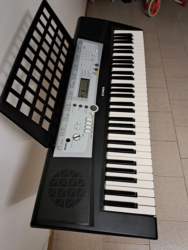Tastiera Yamaha YPT-200 + cavalletto