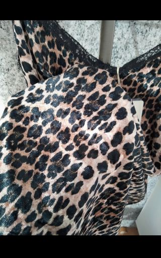 Top lencero animal print, encaje y terciopelo 