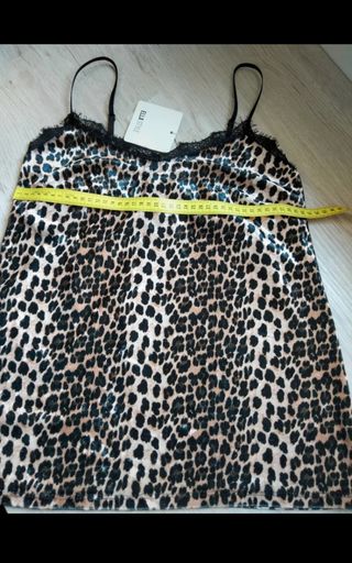 Top lencero animal print, encaje y terciopelo 