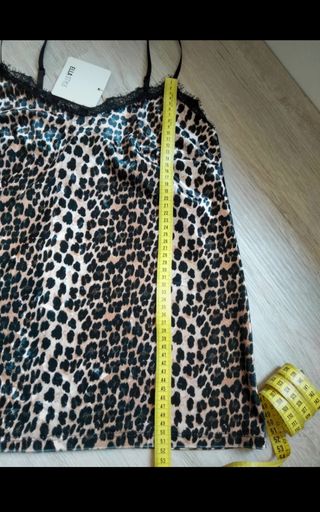 Top lencero animal print, encaje y terciopelo 