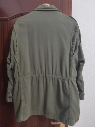Cazadora estilo militar 