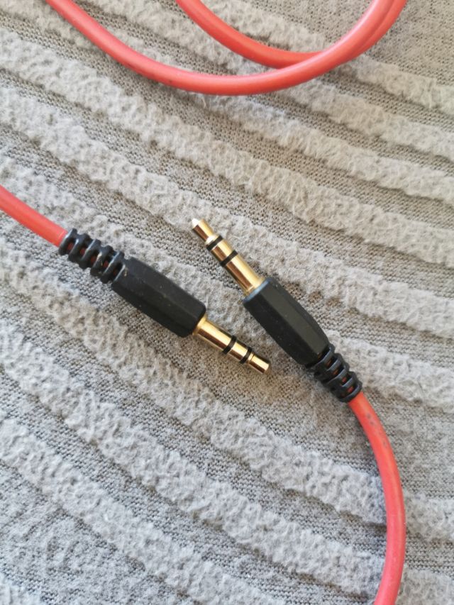 Cable rojo audio