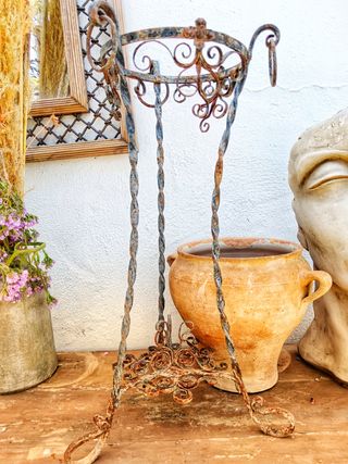 PORTA MACETERO HIERRO FORJADO