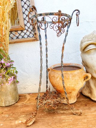 PORTA MACETERO HIERRO FORJADO