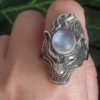 anillo de hombre de piedra lunar