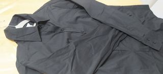 Camisa negra