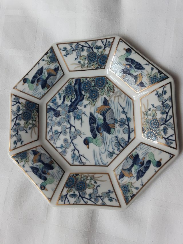 Piatto in porcellana blu e oro