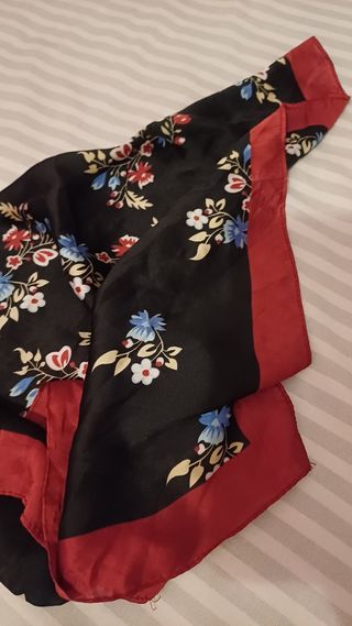 Pañuelo flores 