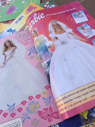 Conjunto revistas Barbie antiguas y accesorios
