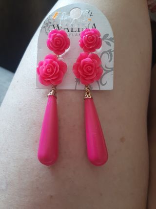 Dos pares de pendientes