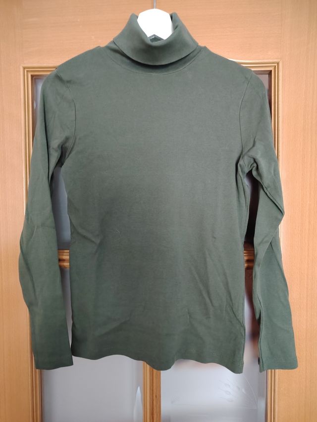 7 Camisetas M/L, cuello alto, NUEVAS!