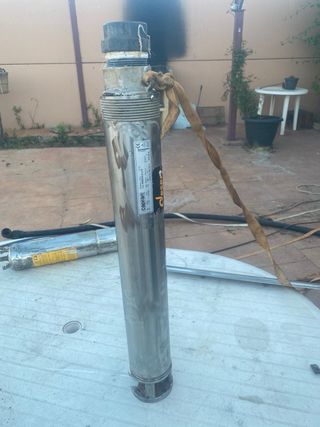 Motor y bomba de pozo sumergible caprari