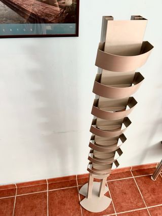 Expositor revistas catalogos