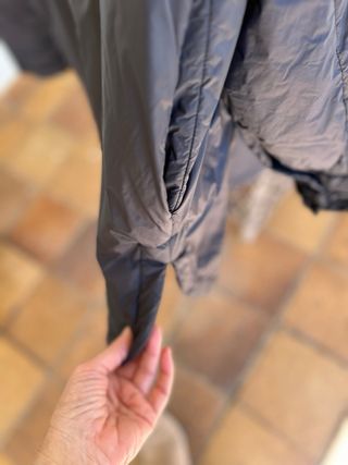 Parka fina negra Zara 