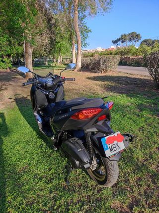 YAMAHA X MAX TECH 125 cc