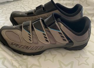 Zapatillas Specialized n°42 con calas Shimano