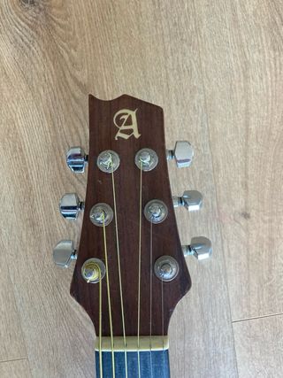 Guitarra acústica Alhambra J2 con previo activo