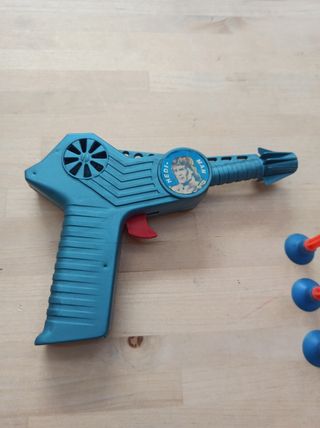 Antigua pistola espacial.