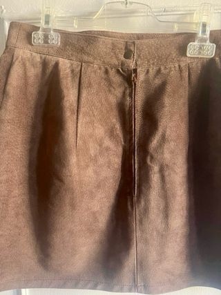 Falda ante marrón