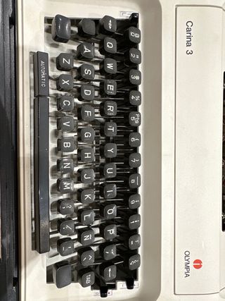 Maquina de escribir Olympia Carina 3