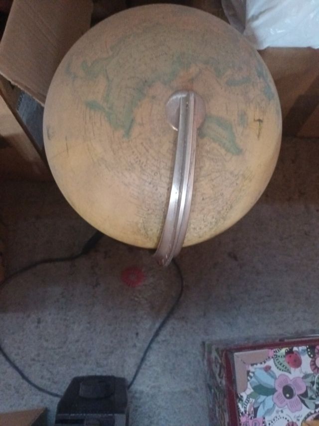 Muñeca antigua de cartón piedra