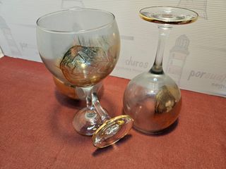 3 Copas de diseño decoradas con oro