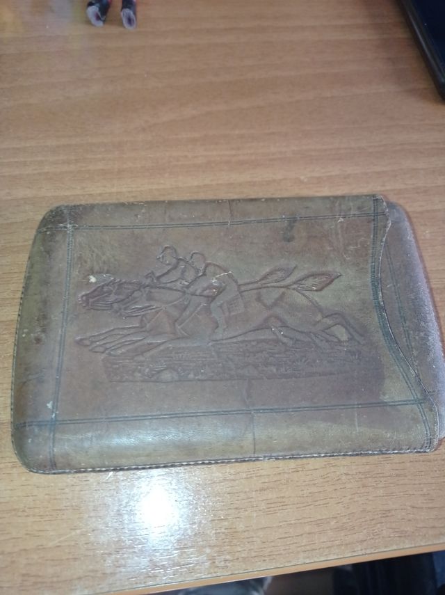 Antigua petaca de tabaco