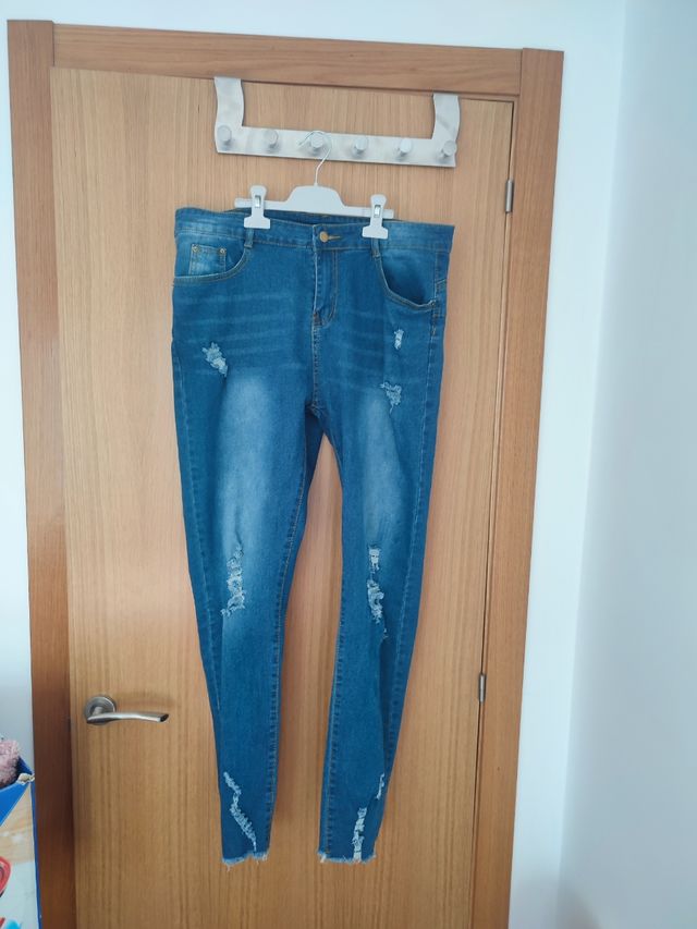  Vaqueros pitillos rotos 