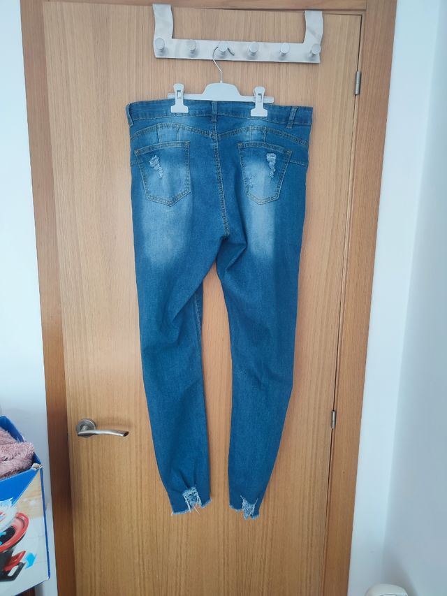  Vaqueros pitillos rotos 