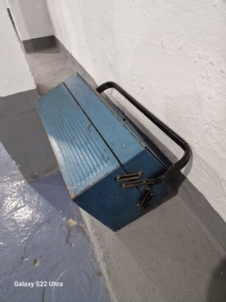 CAJA   ANTIGUA METALICA DE HERRAMIENTAS