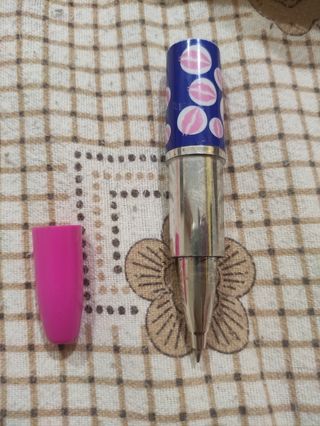 Caneta em forma de batom