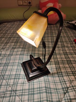 Lámpara de techo y lamparita a juego